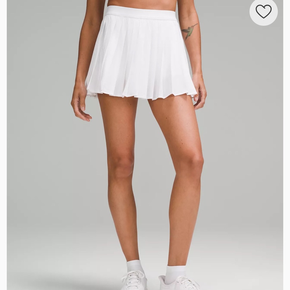 Lululemon Women's White Pleated Skirt